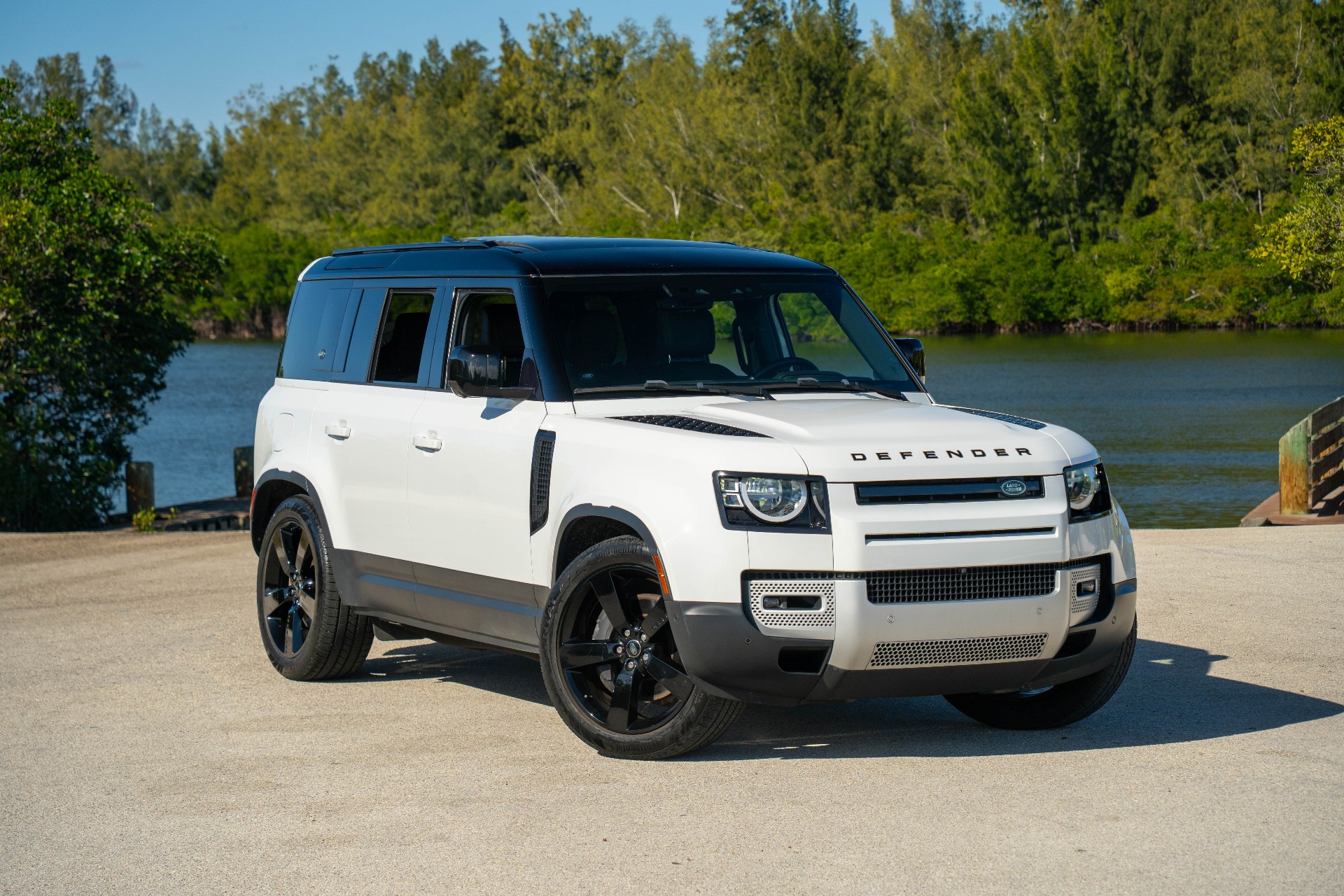 2023 Land Rover Defender 110 S