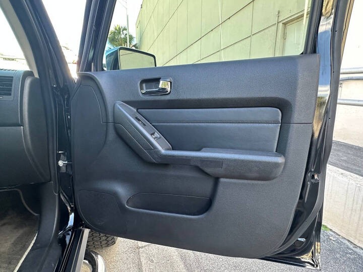 2010 HUMMER H3 Alpha