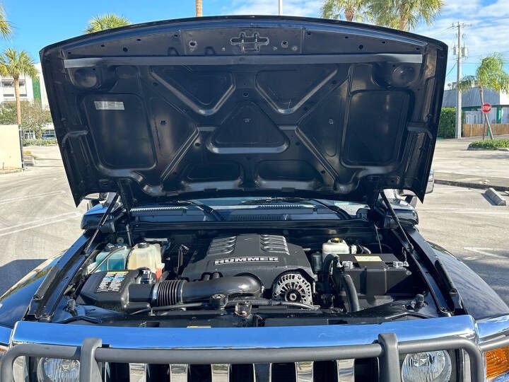 2010 HUMMER H3 Alpha