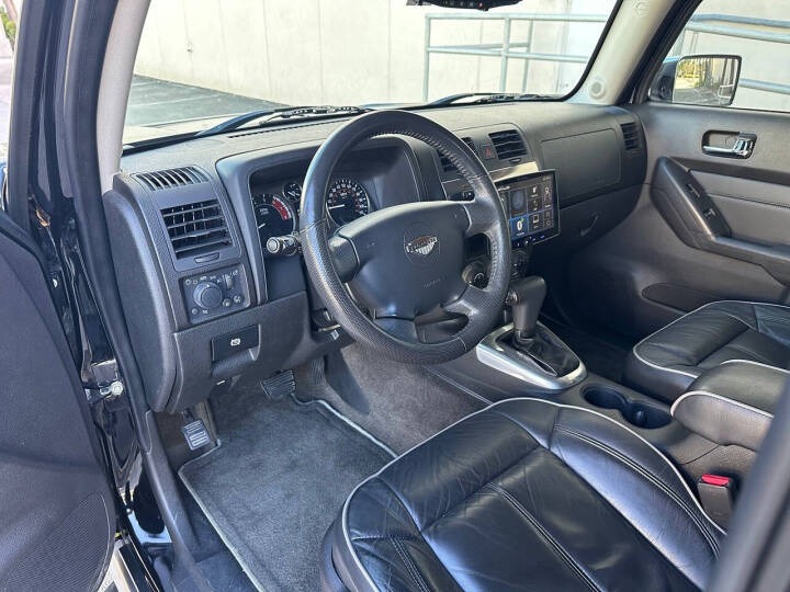 2010 HUMMER H3 Alpha