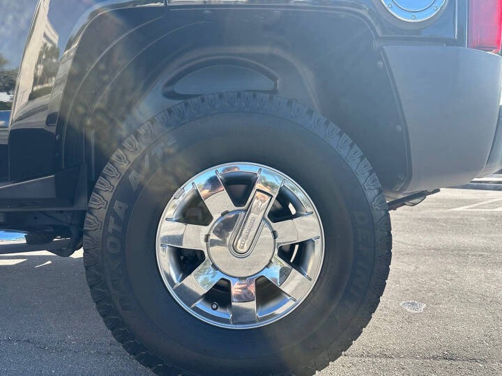 2010 HUMMER H3 Alpha