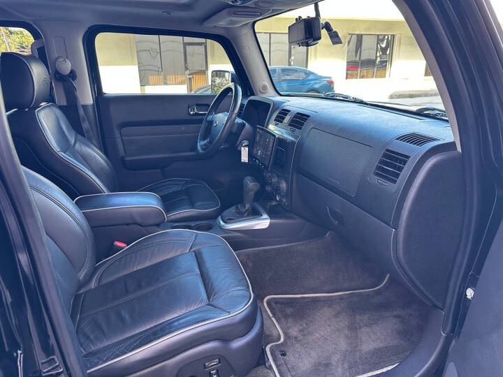 2010 HUMMER H3 Alpha