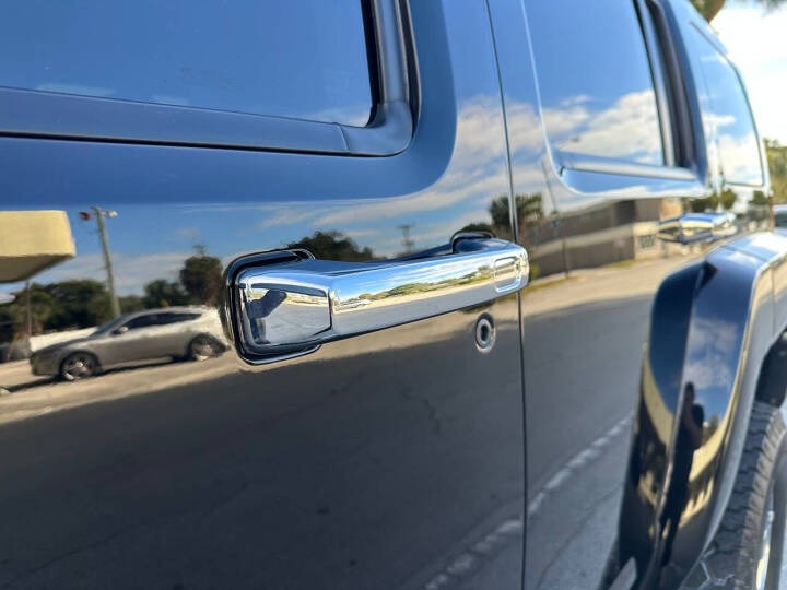 2010 HUMMER H3 Alpha