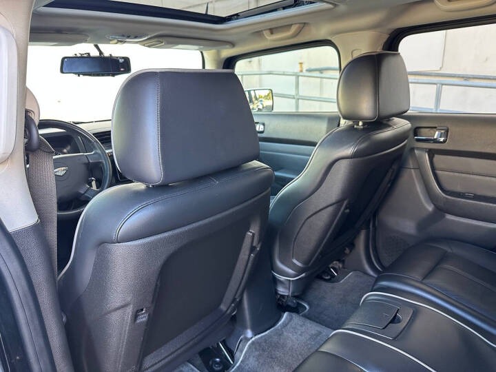 2010 HUMMER H3 Alpha