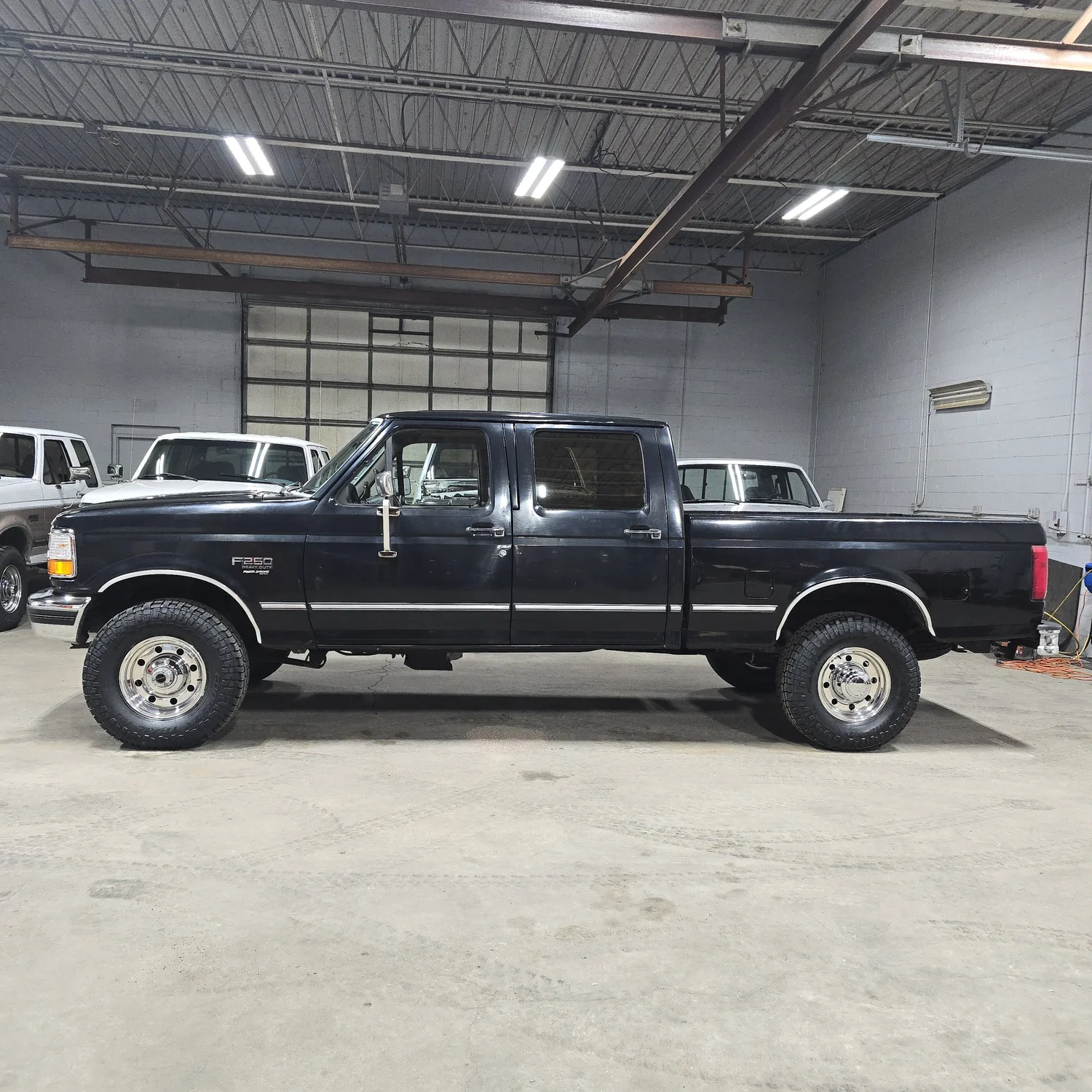 1997 Ford F-250 XLT - 2