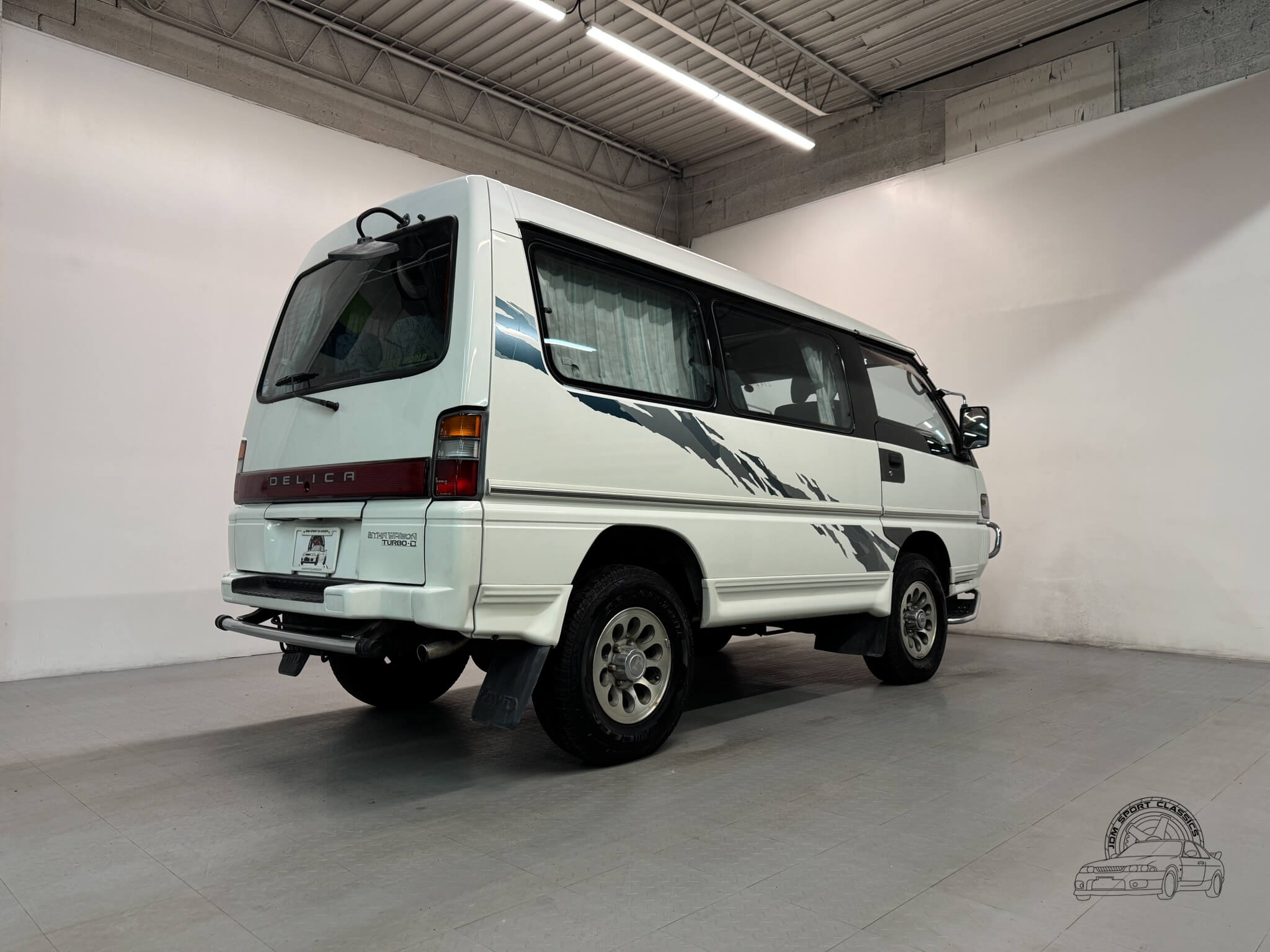 1997 Mitsubishi Delica Starwagon Active World