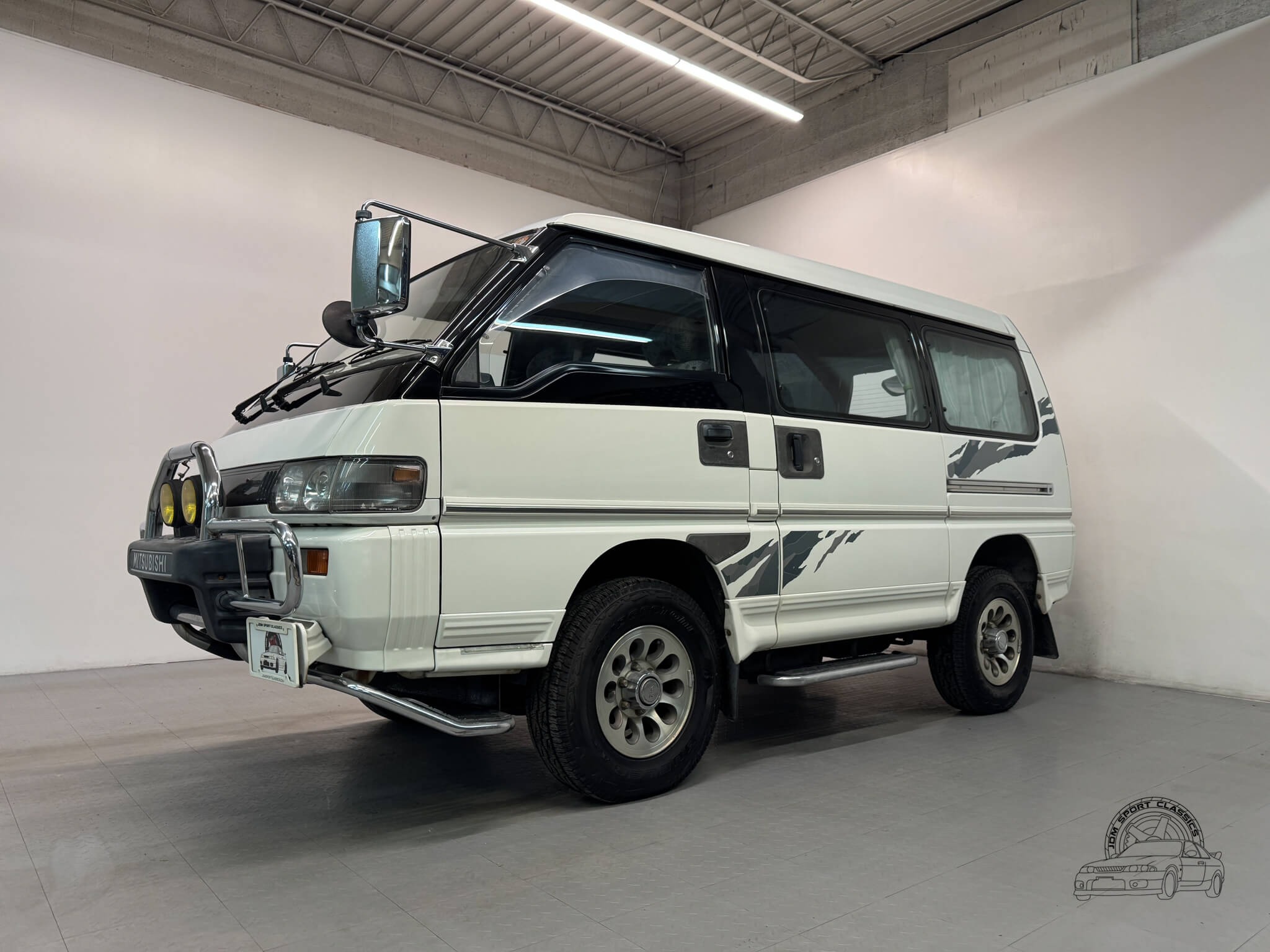 1997 Mitsubishi Delica Starwagon Active World
