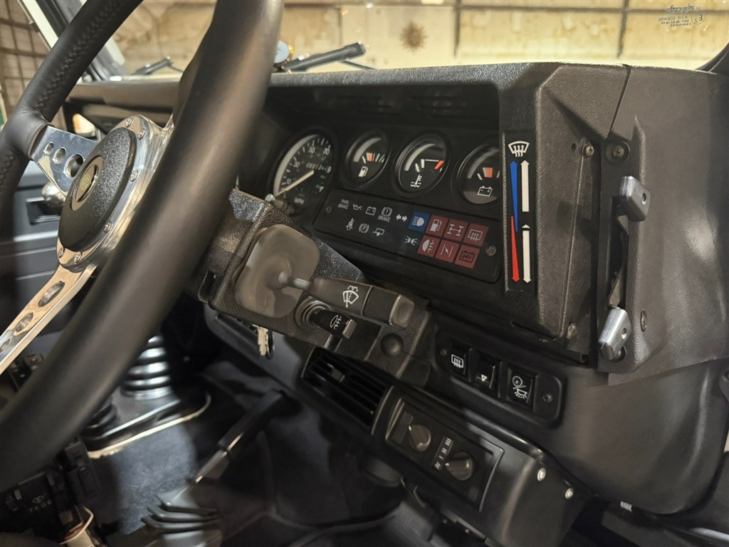 1990 Land Rover Defender 110