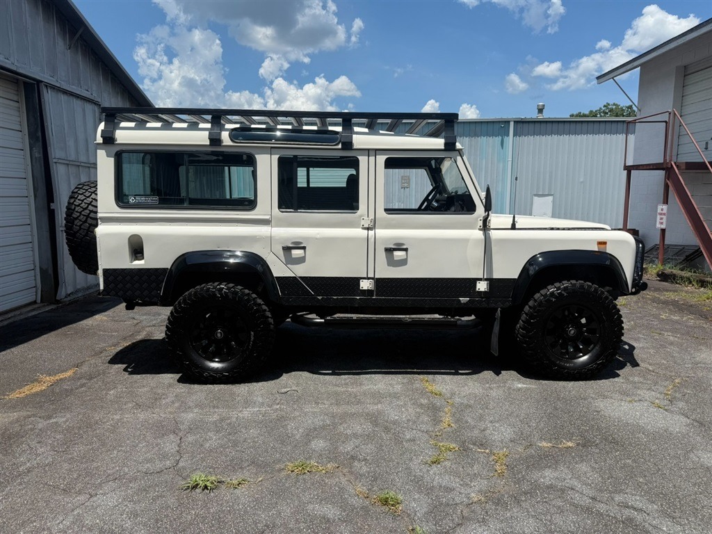 1990 Land Rover Defender 110 - 2