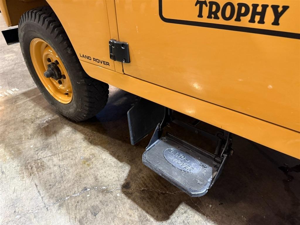 1981 Land Rover Series III 109 High-Cap