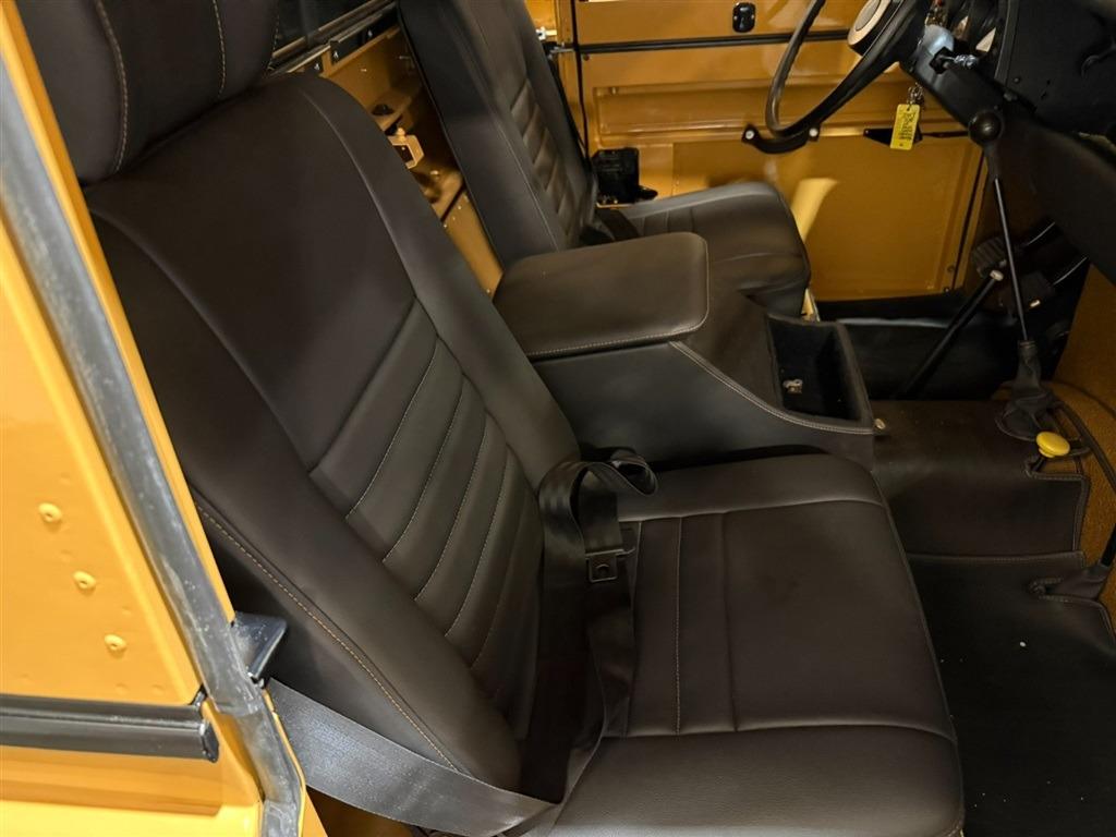 1981 Land Rover Series III 109 High-Cap