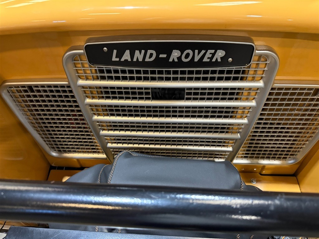 1981 Land Rover Series III 109 High-Cap