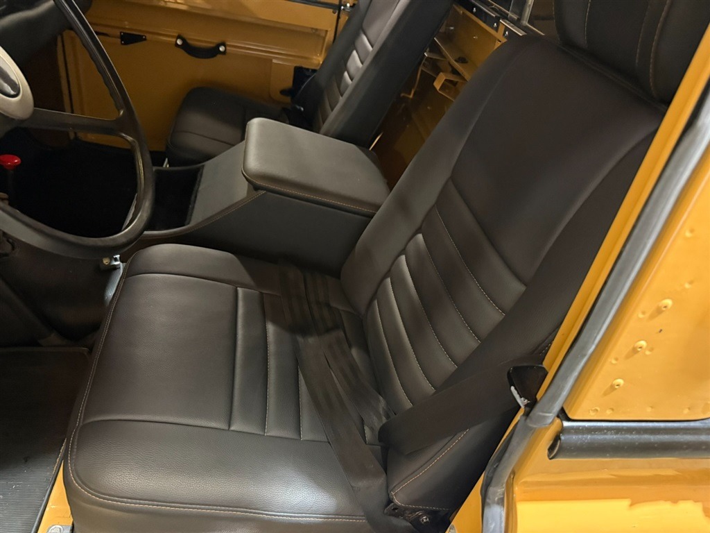 1981 Land Rover Series III 109 High-Cap