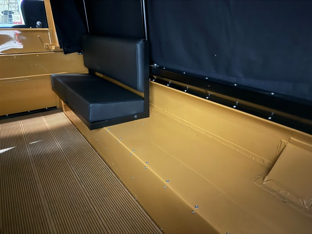 1981 Land Rover Series III 109 High-Cap