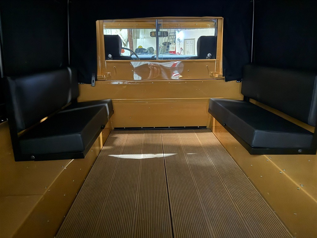 1981 Land Rover Series III 109 High-Cap