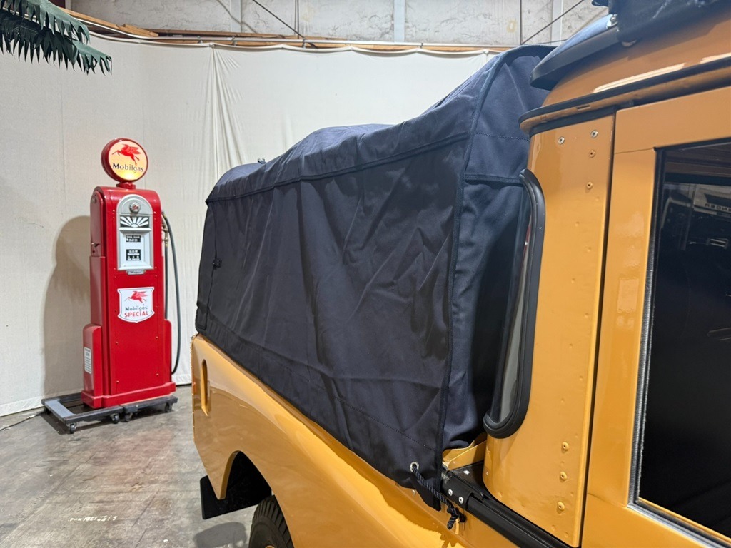 1981 Land Rover Series III 109 High-Cap