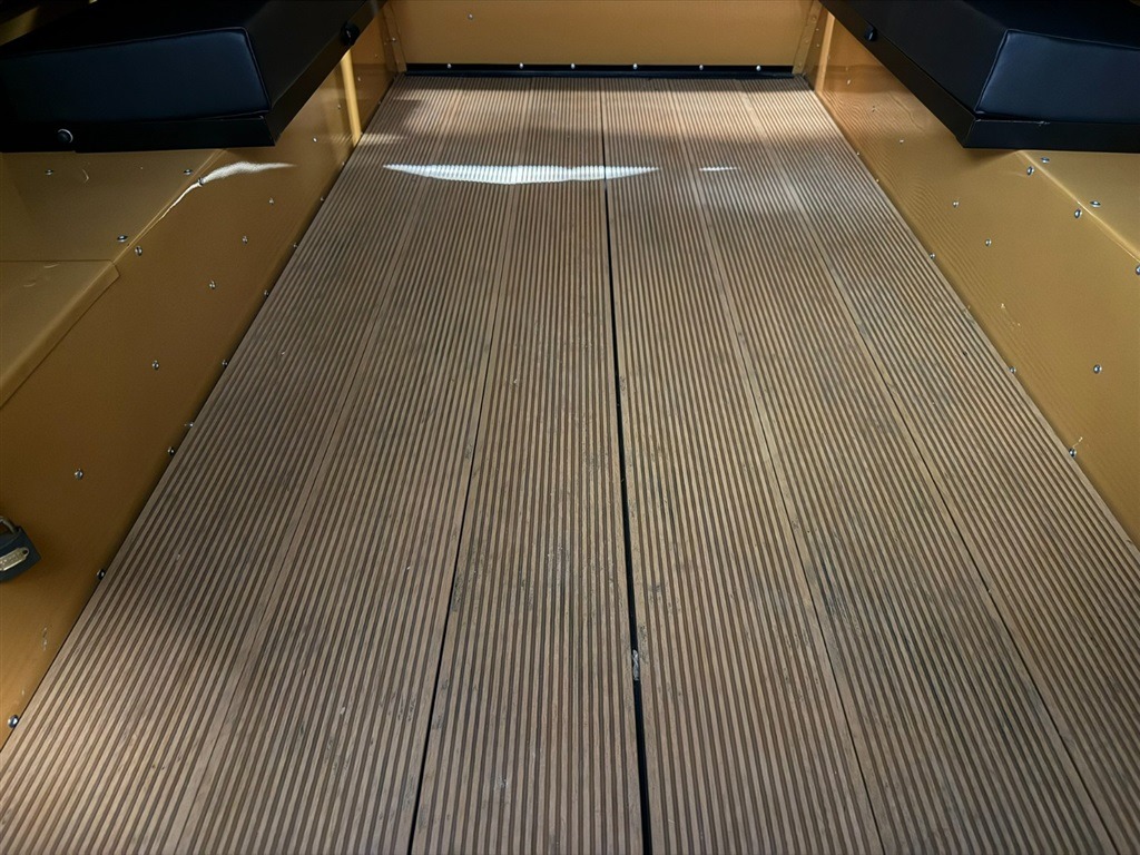 1981 Land Rover Series III 109 High-Cap