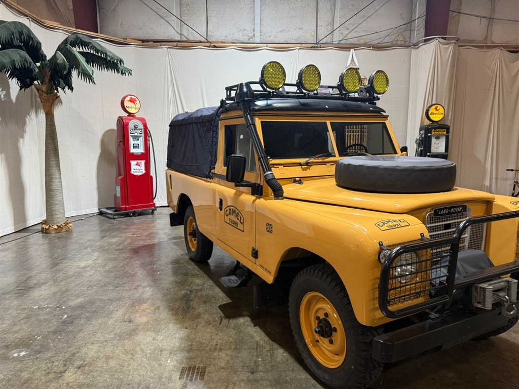 1981 Land Rover Series III 109 High-Cap