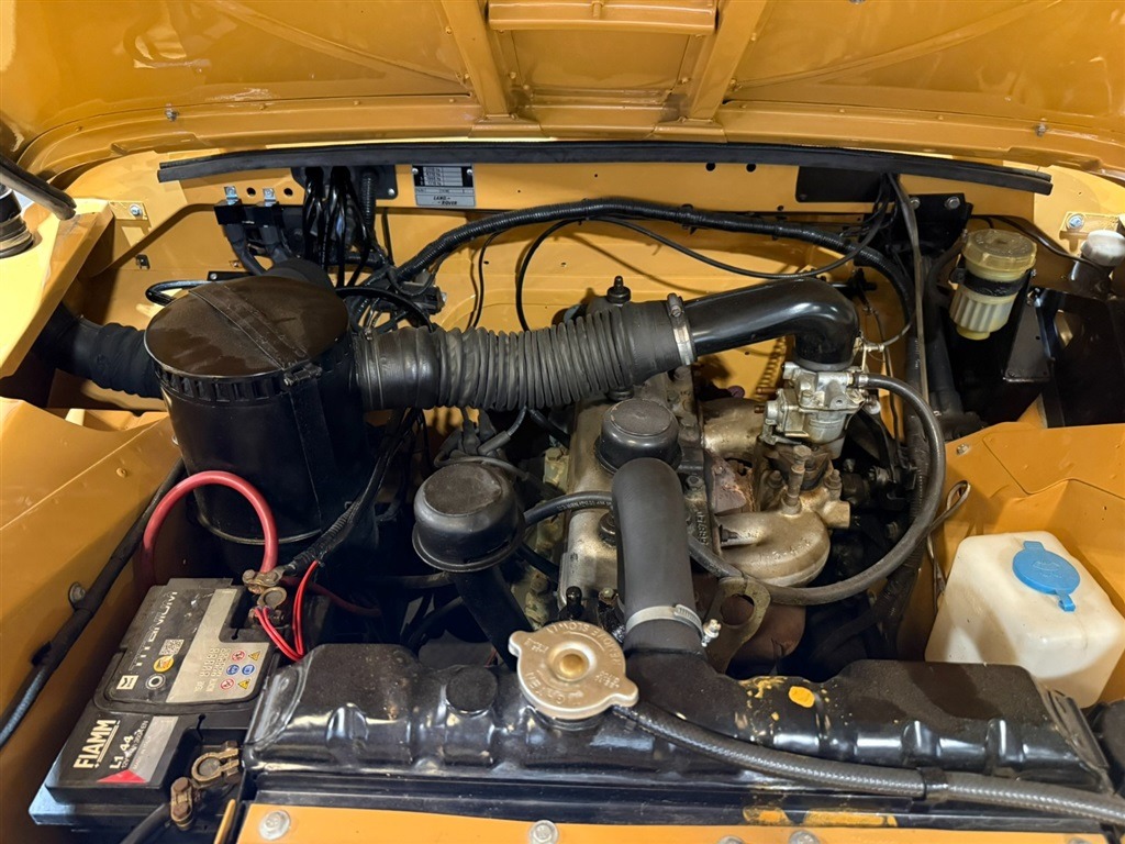 1981 Land Rover Series III 109 High-Cap