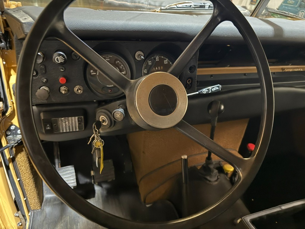 1981 Land Rover Series III 109 High-Cap