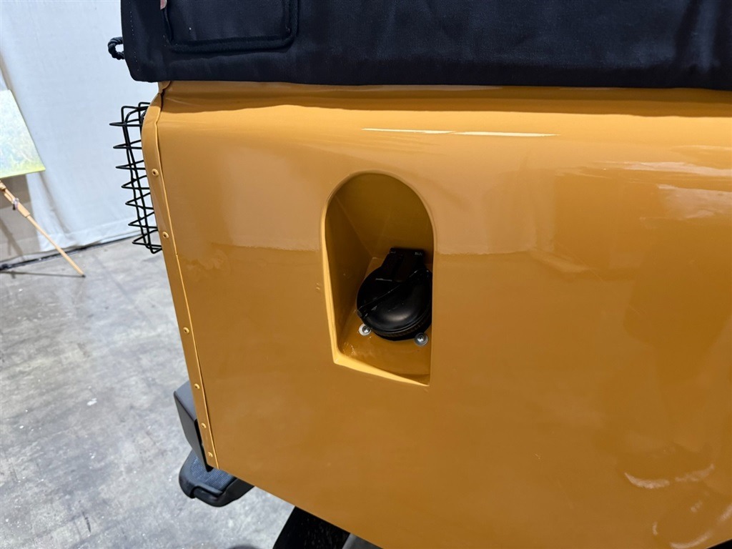 1981 Land Rover Series III 109 High-Cap