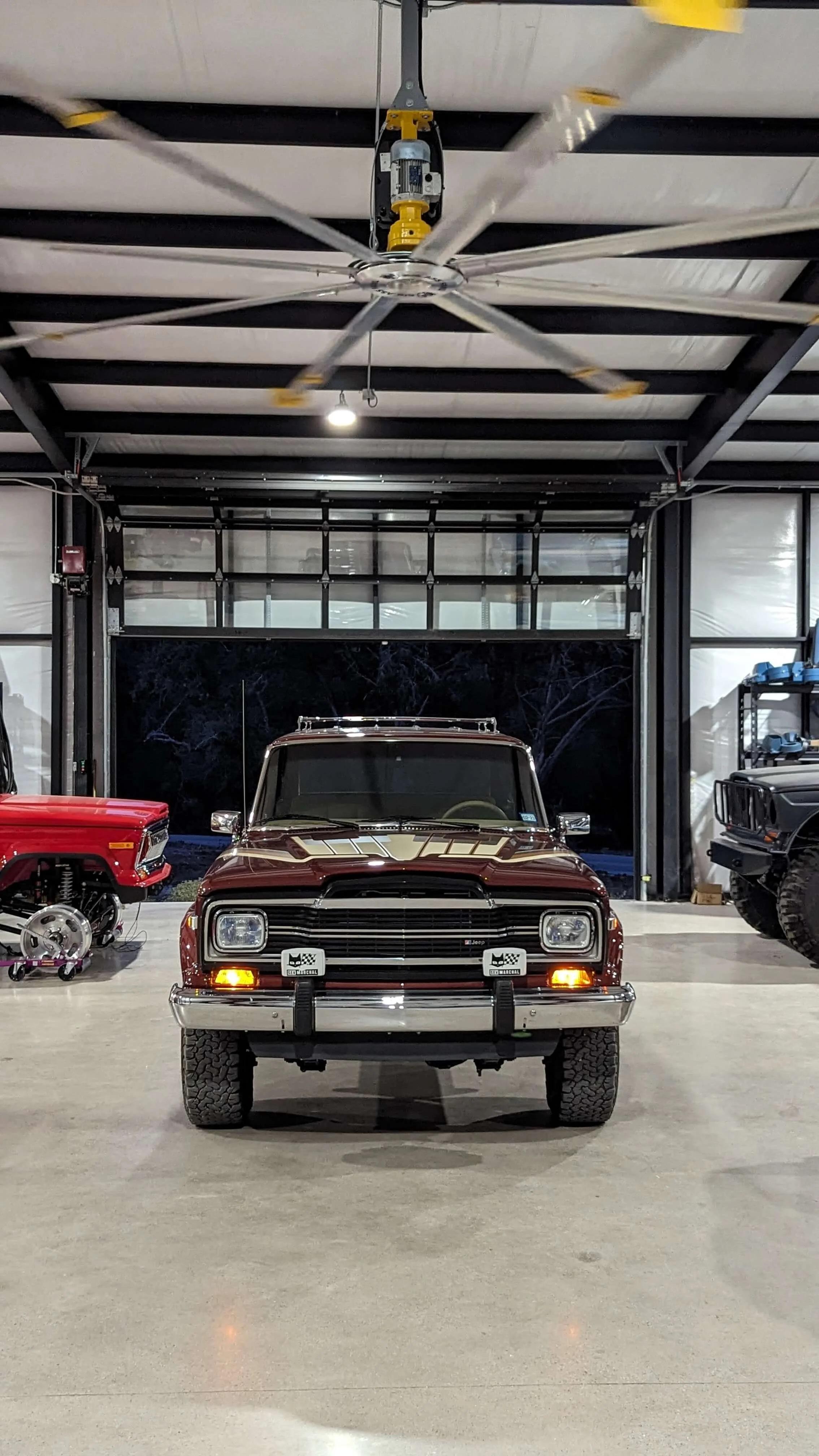 1979 Jeep Cherokee Golden Hawk - 3