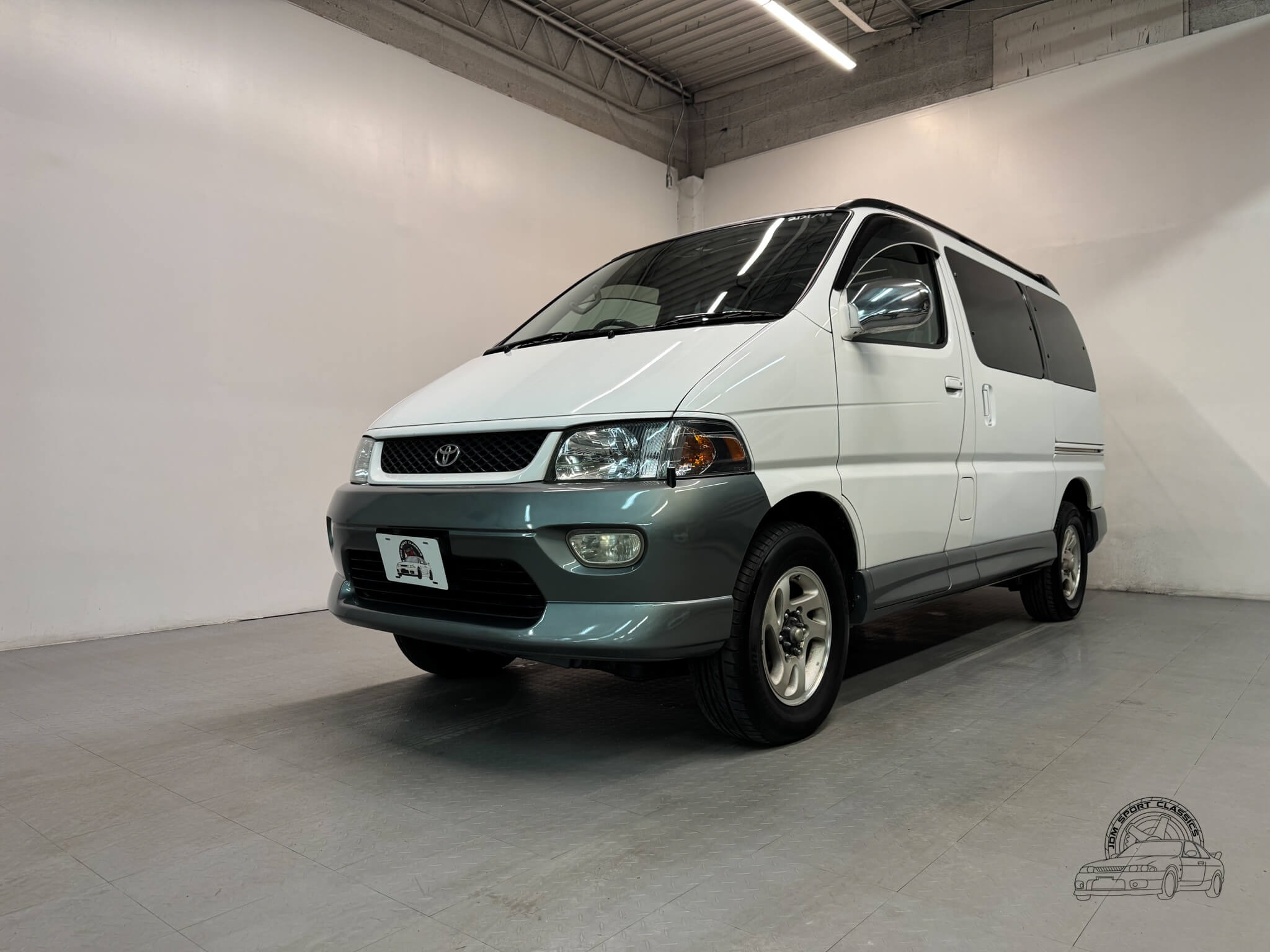 1998 Toyota HiAce Regius Wind Tourer