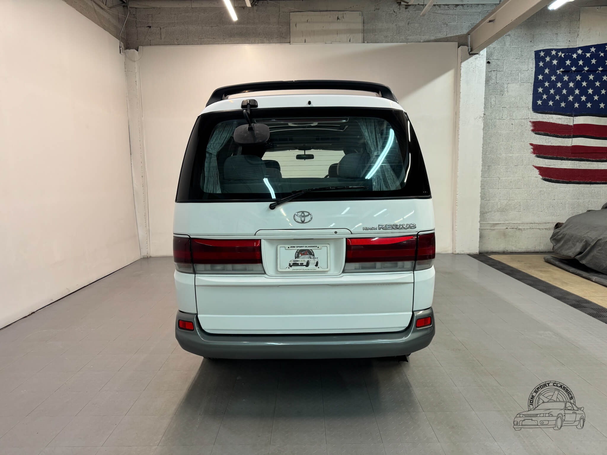 1998 Toyota HiAce Regius Wind Tourer