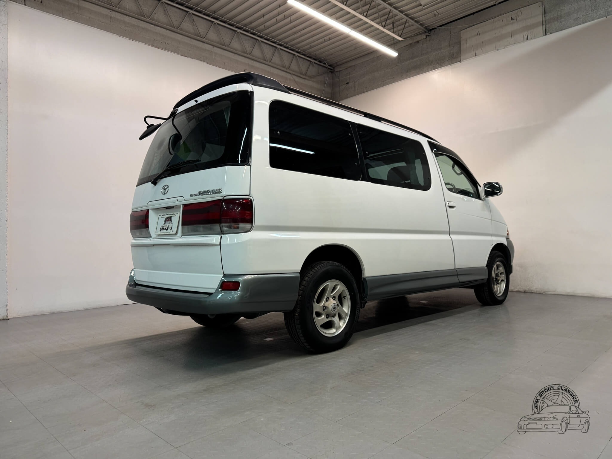 1998 Toyota HiAce Regius Wind Tourer