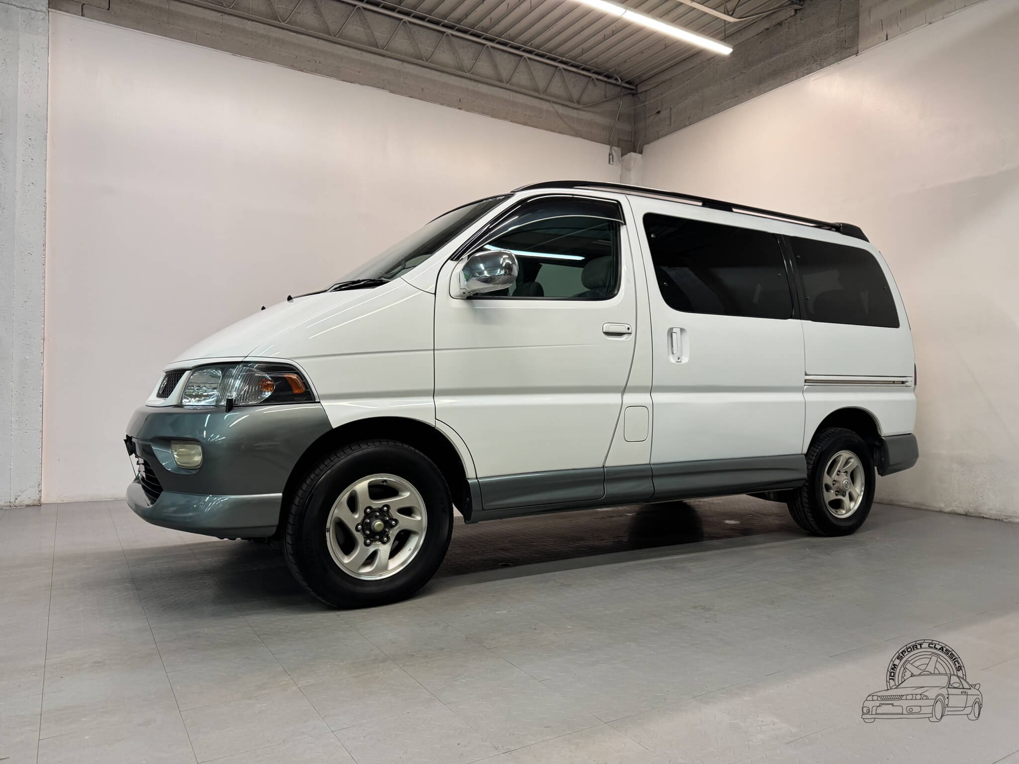 1998 Toyota HiAce Regius Wind Tourer