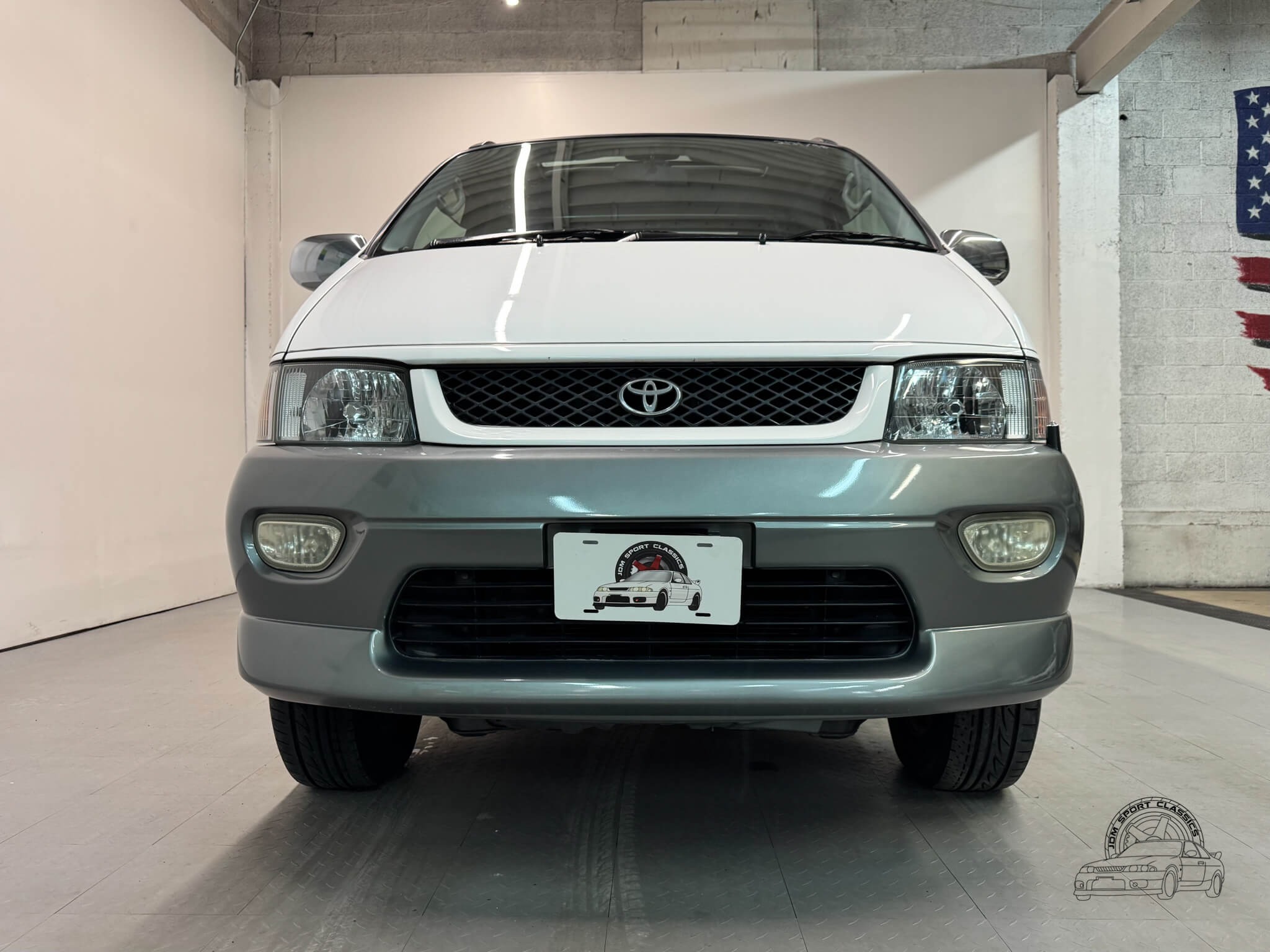 1998 Toyota HiAce Regius Wind Tourer