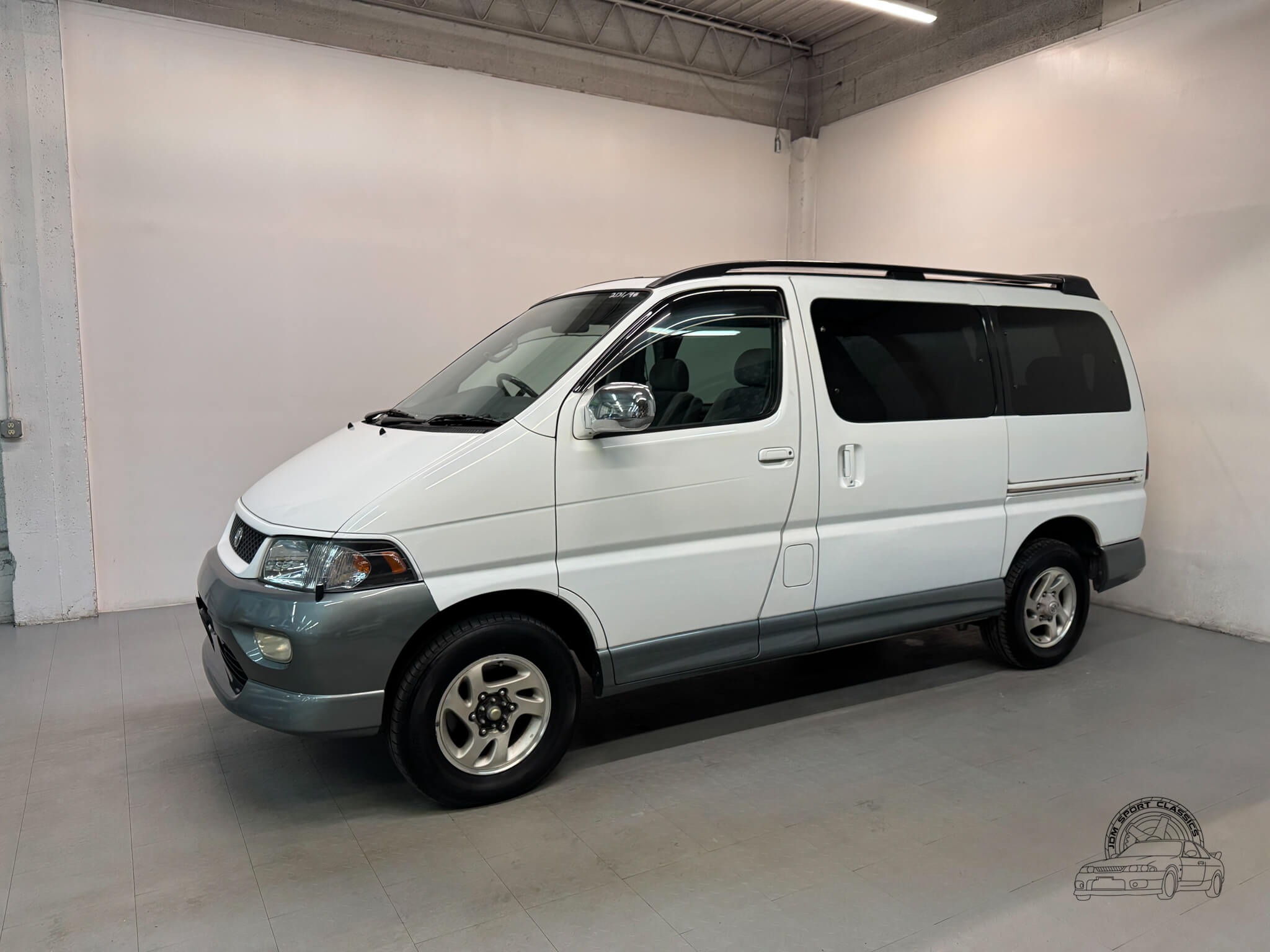 1998 Toyota HiAce Regius Wind Tourer
