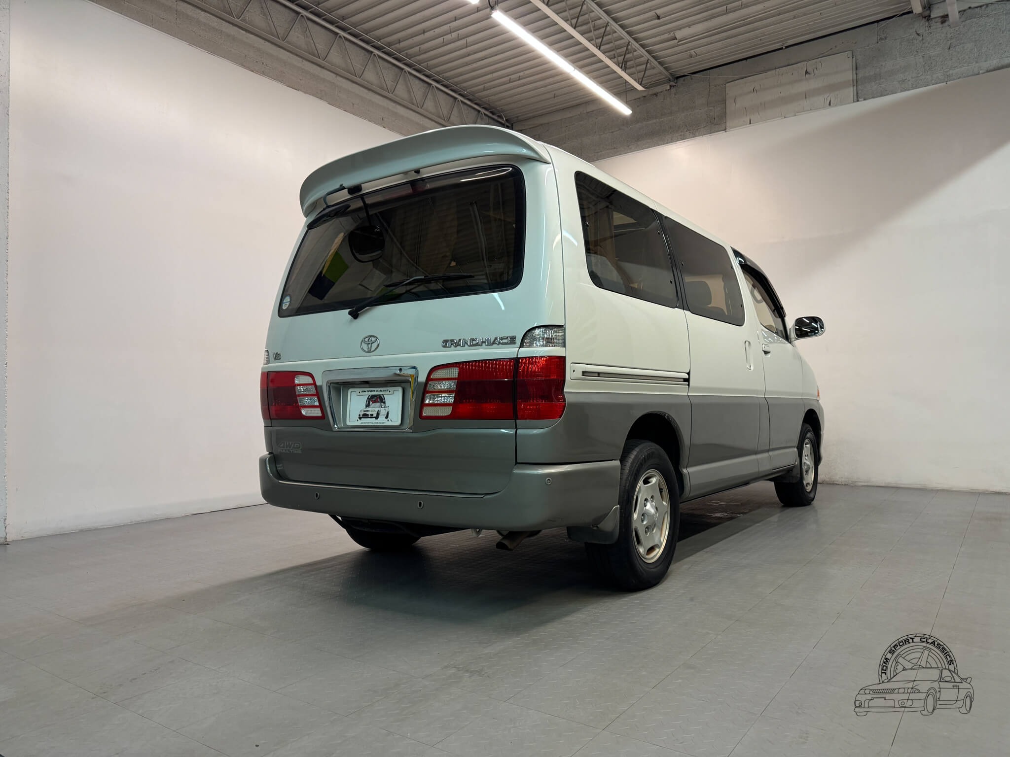 2000 Toyota Grand HiAce Limited Prestige Edition - 4