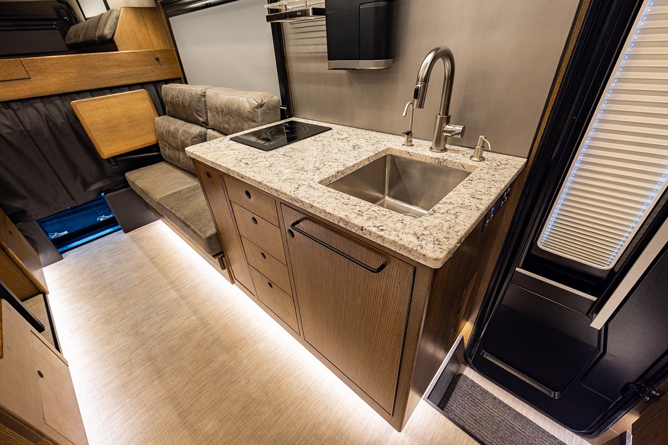 2020 EarthRoamer XV-LTi 010