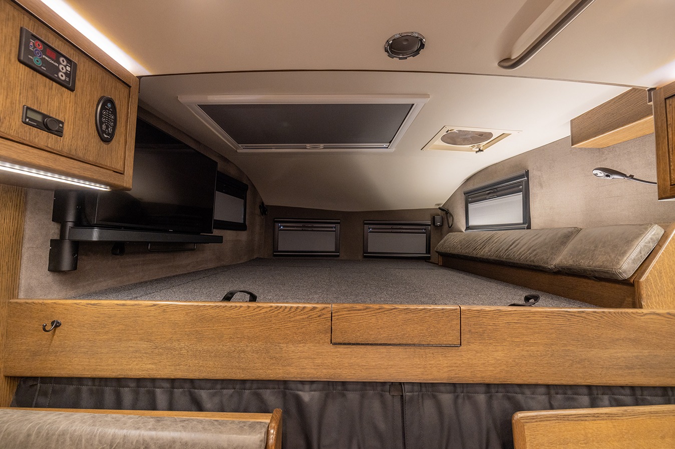 2020 EarthRoamer XV-LTi 010