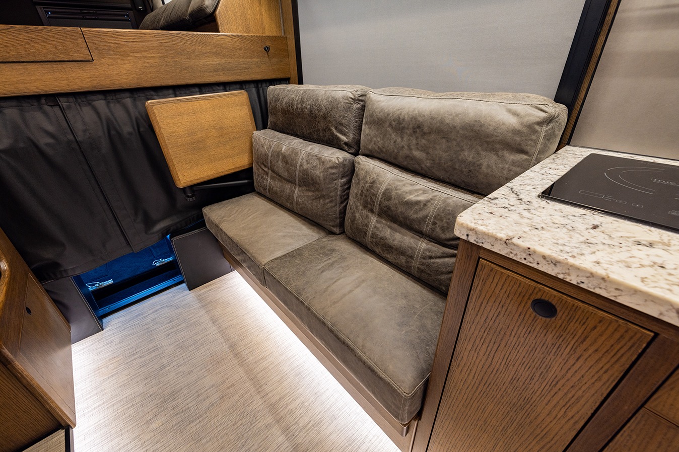 2020 EarthRoamer XV-LTi 010