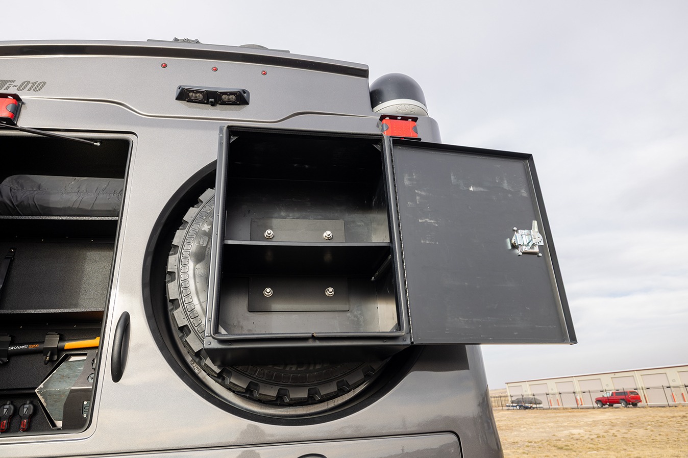 2020 EarthRoamer XV-LTi 010