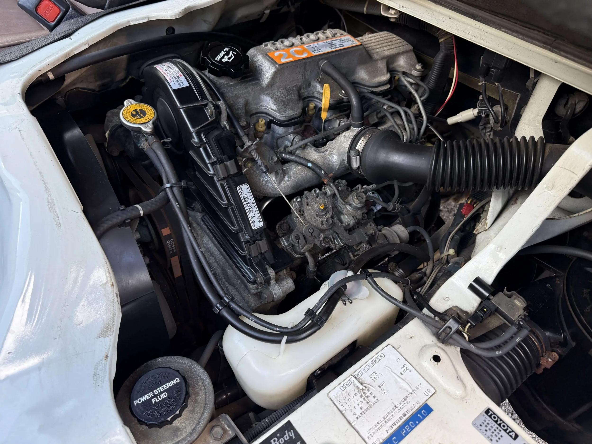 1992 Toyota TownAce Pop-Top Camper