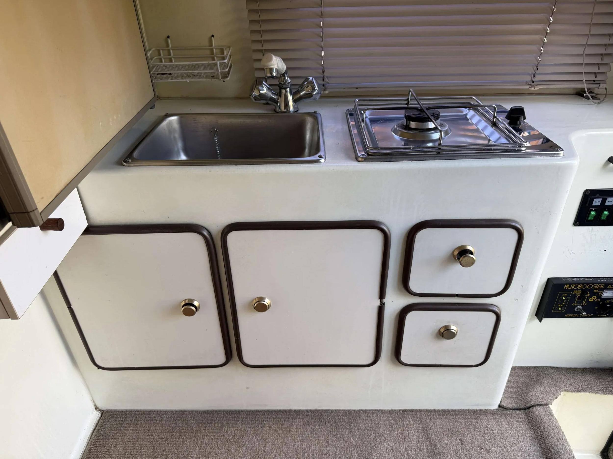 1992 Toyota TownAce Pop-Top Camper