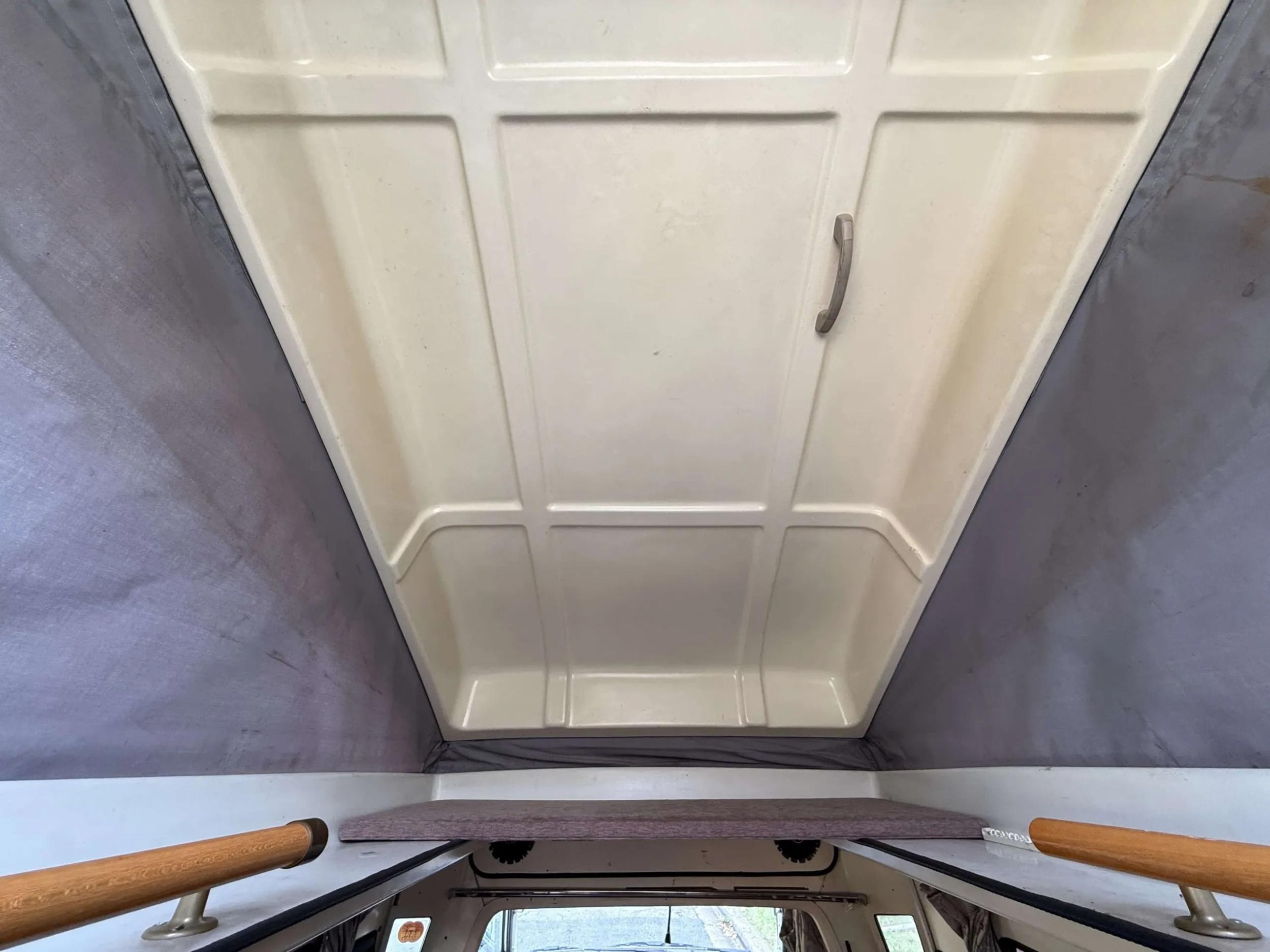 1992 Toyota TownAce Pop-Top Camper