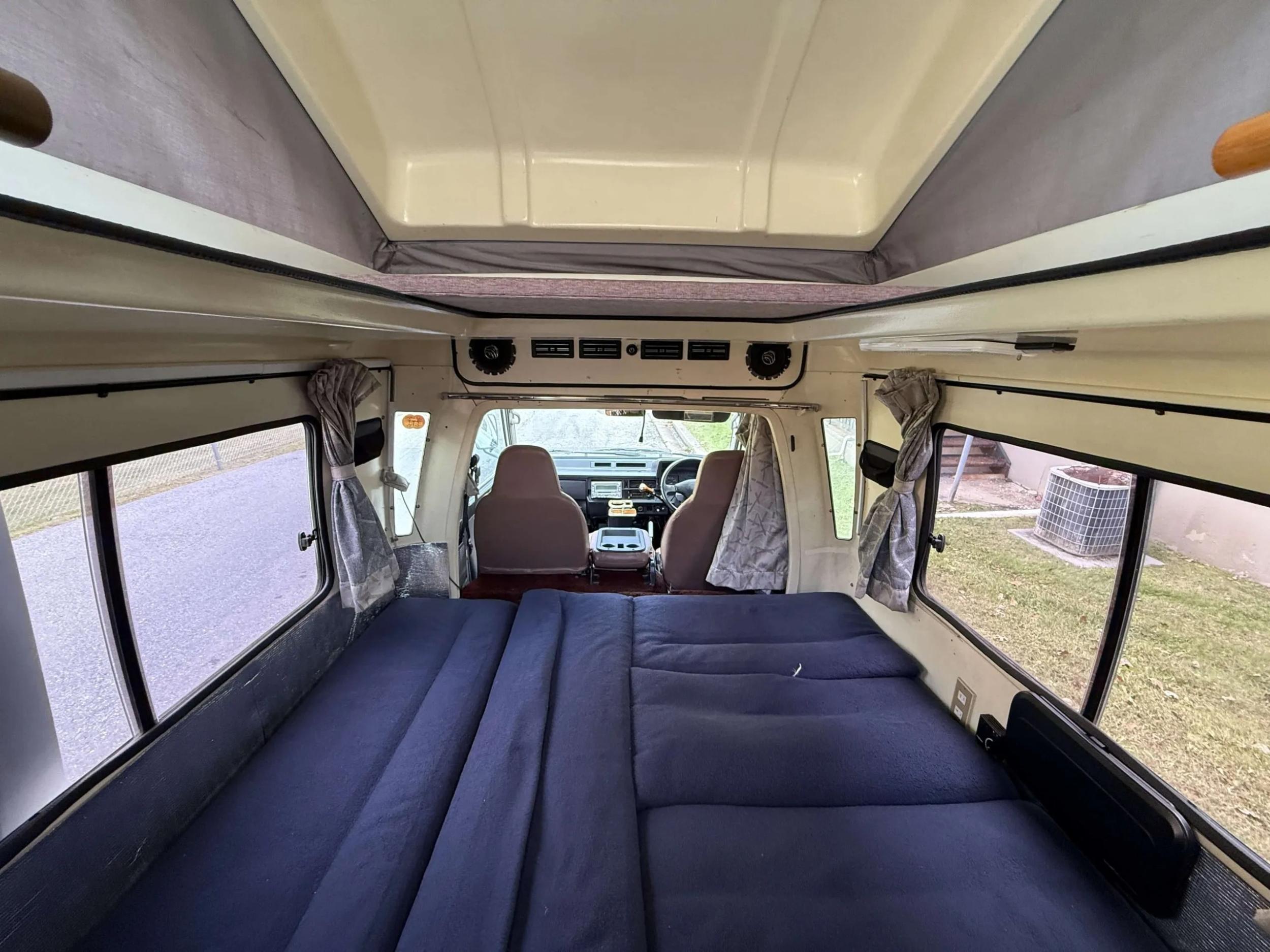 1992 Toyota TownAce Pop-Top Camper