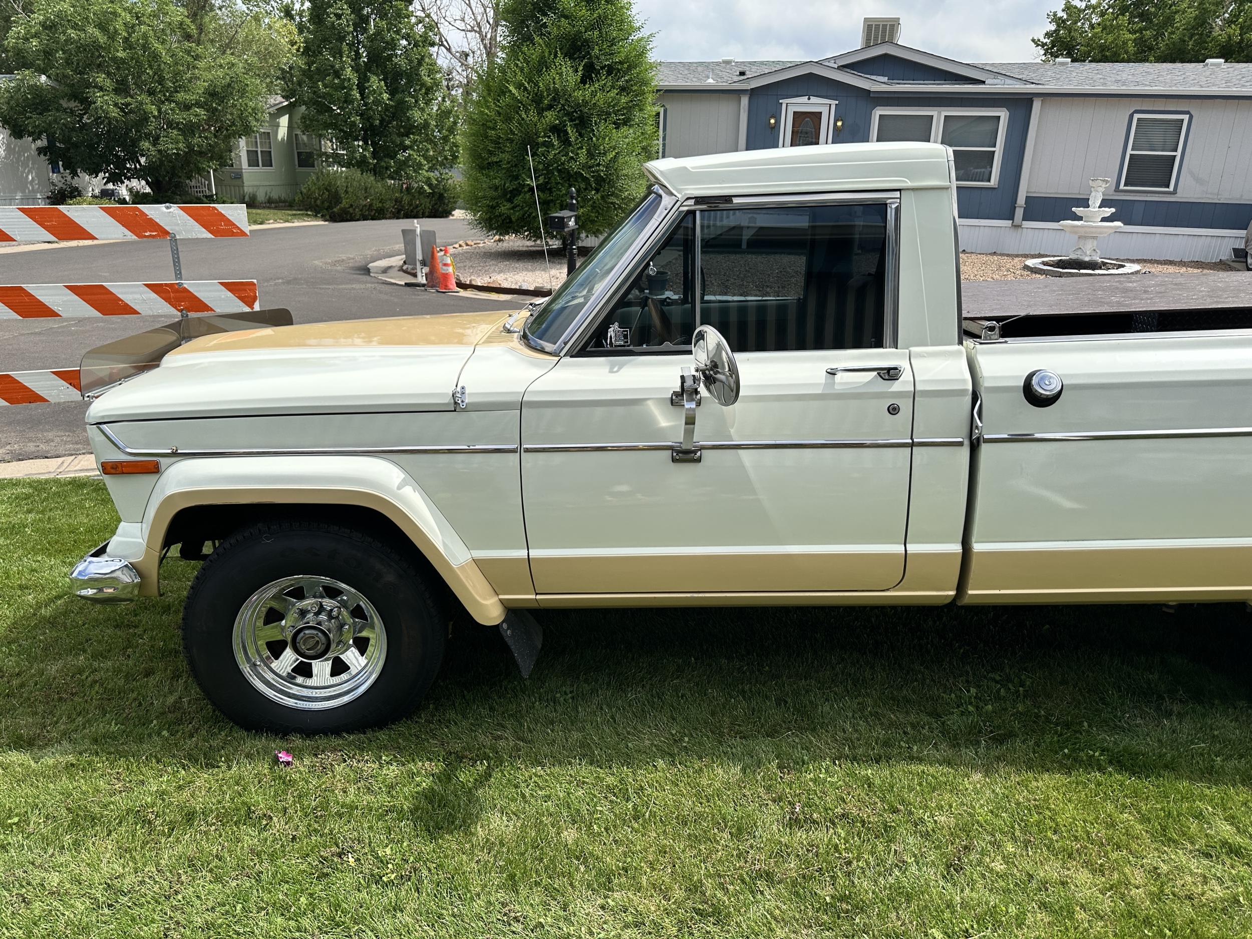 1972 Jeep J-4800 Camper Special