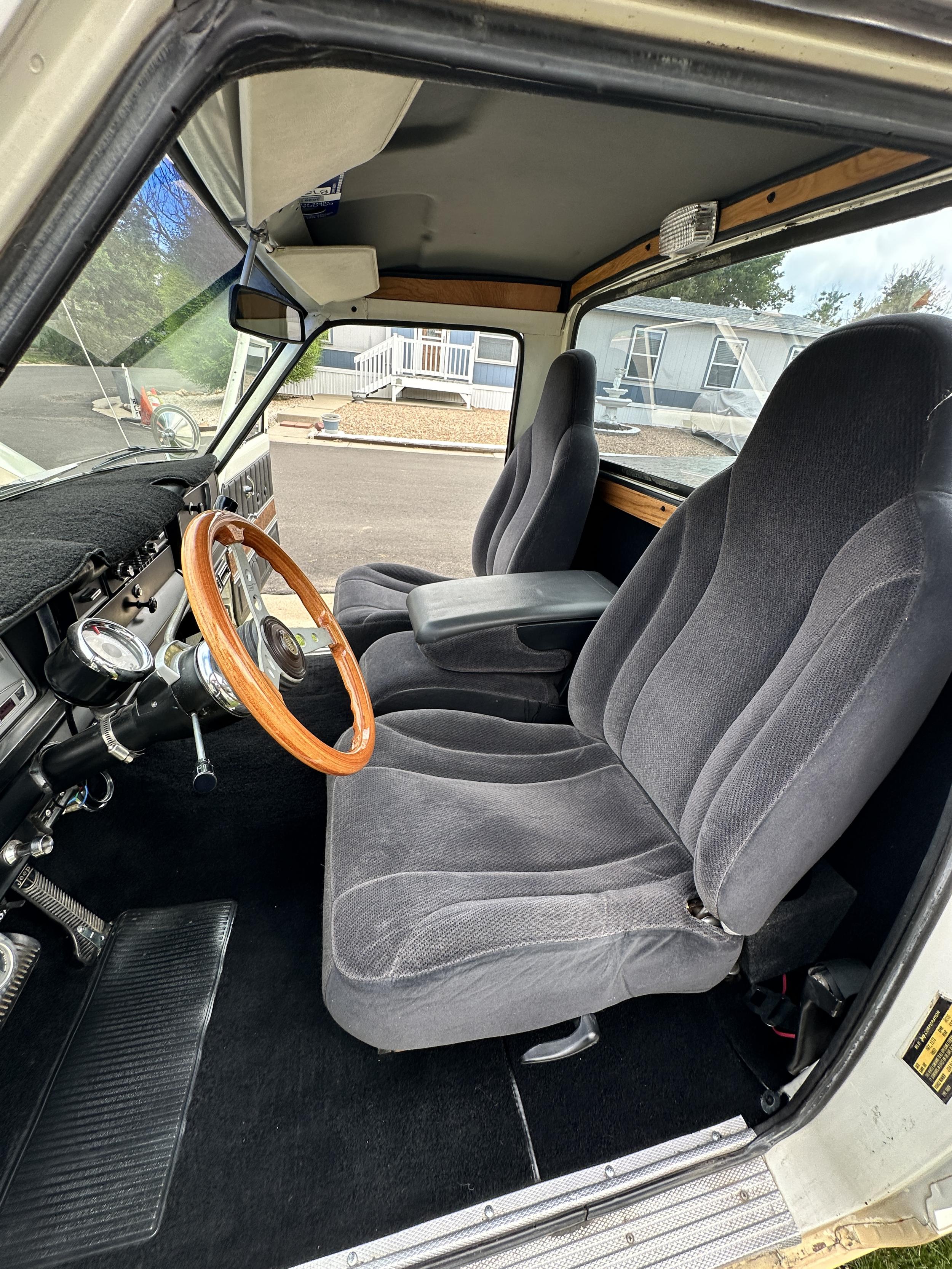 1972 Jeep J-4800 Camper Special