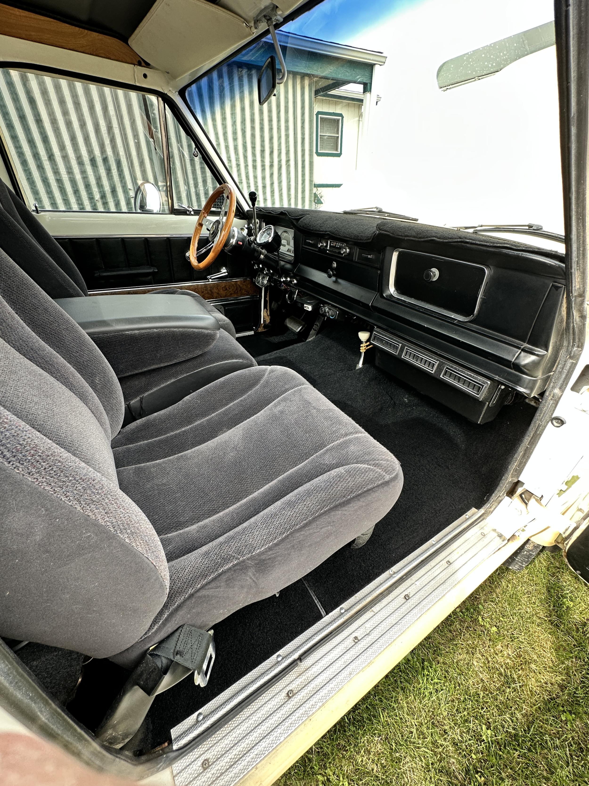 1972 Jeep J-4800 Camper Special - 2