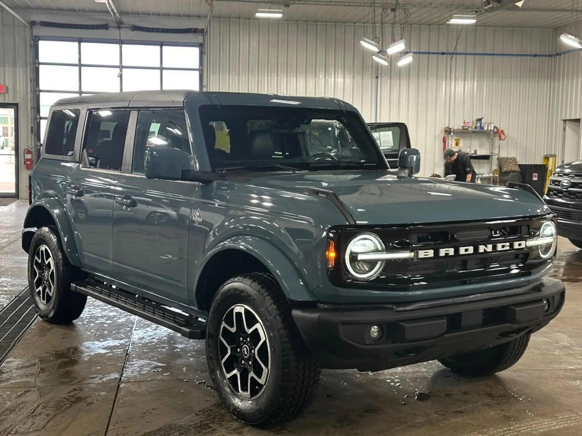 2022 Ford Bronco Outer Banks - 4