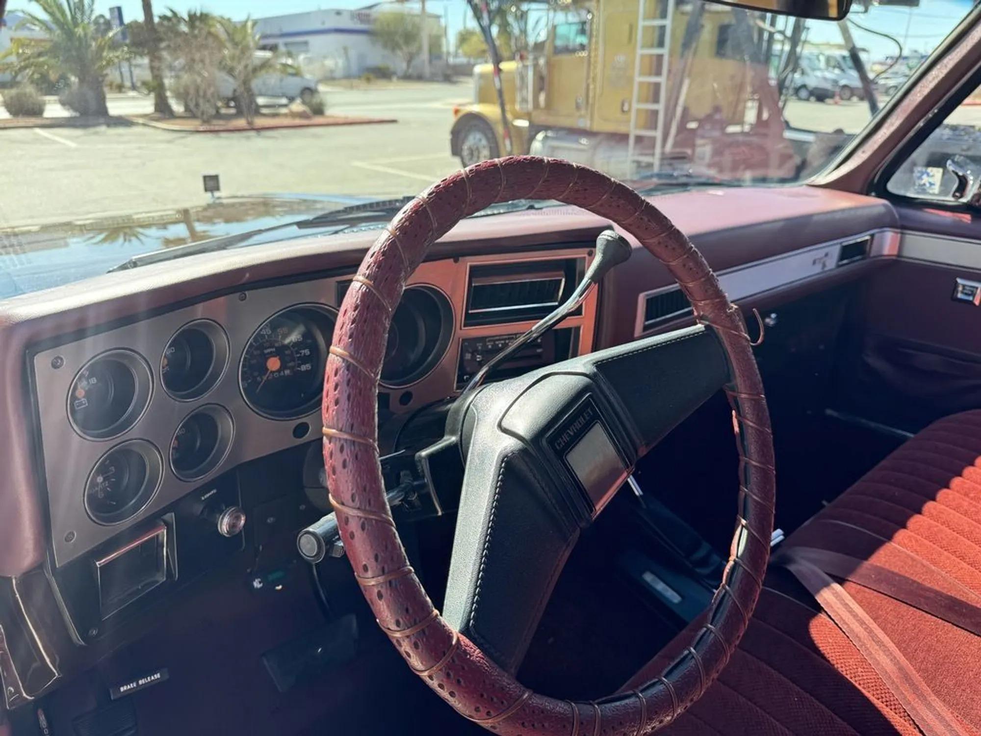 1985 Chevrolet Suburban K20