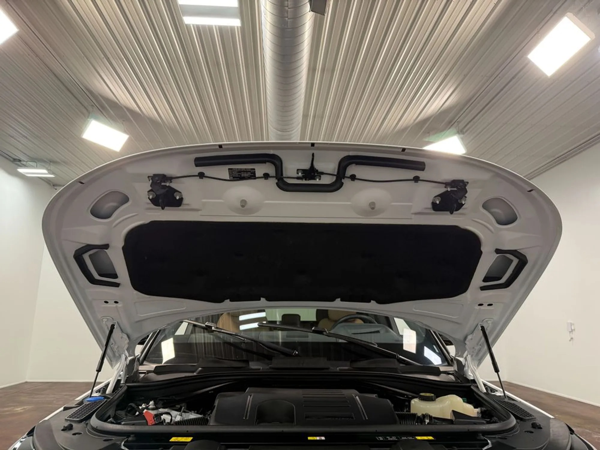 2025 Land Rover Range Rover Sport SE