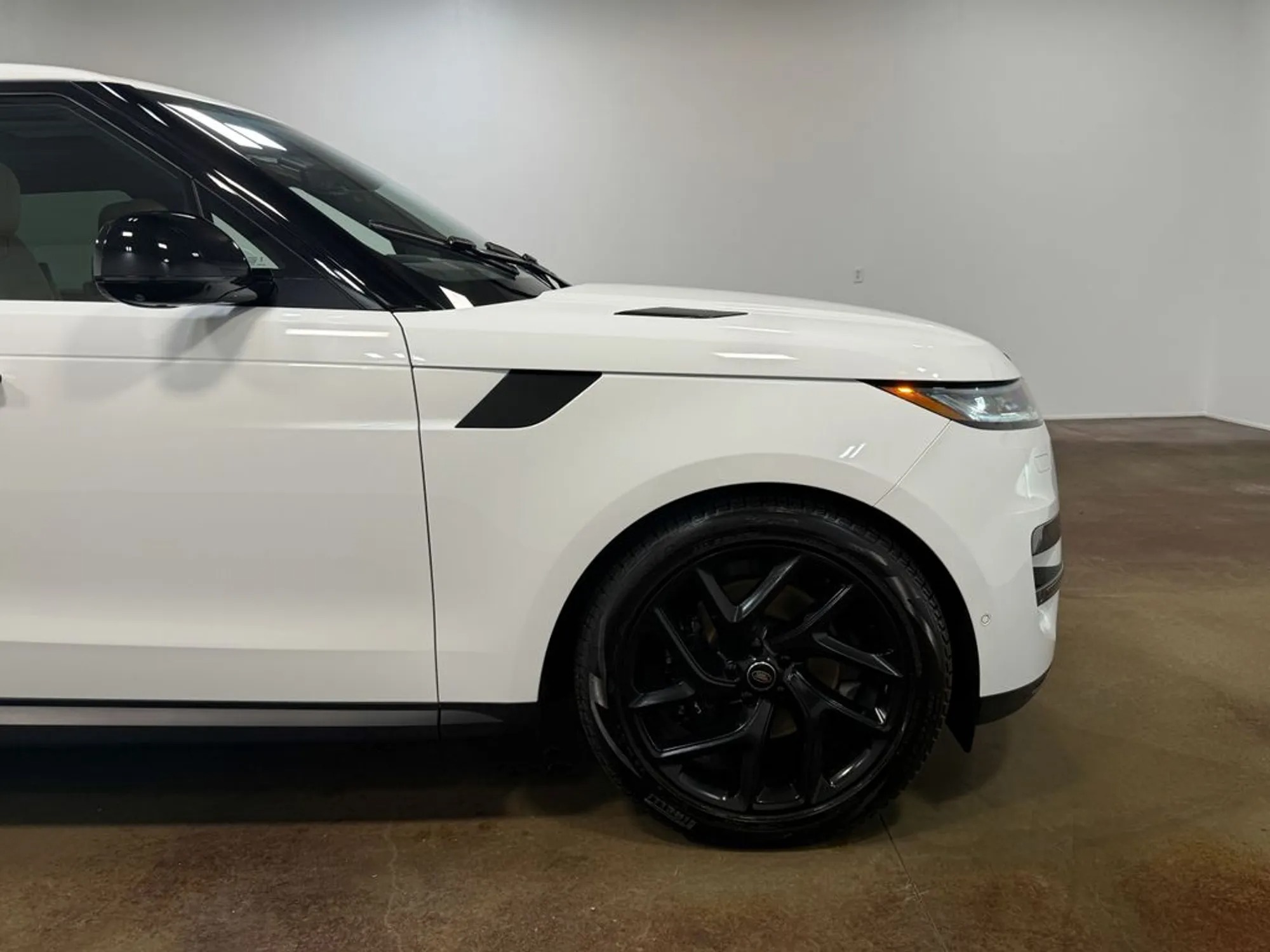 2025 Land Rover Range Rover Sport SE