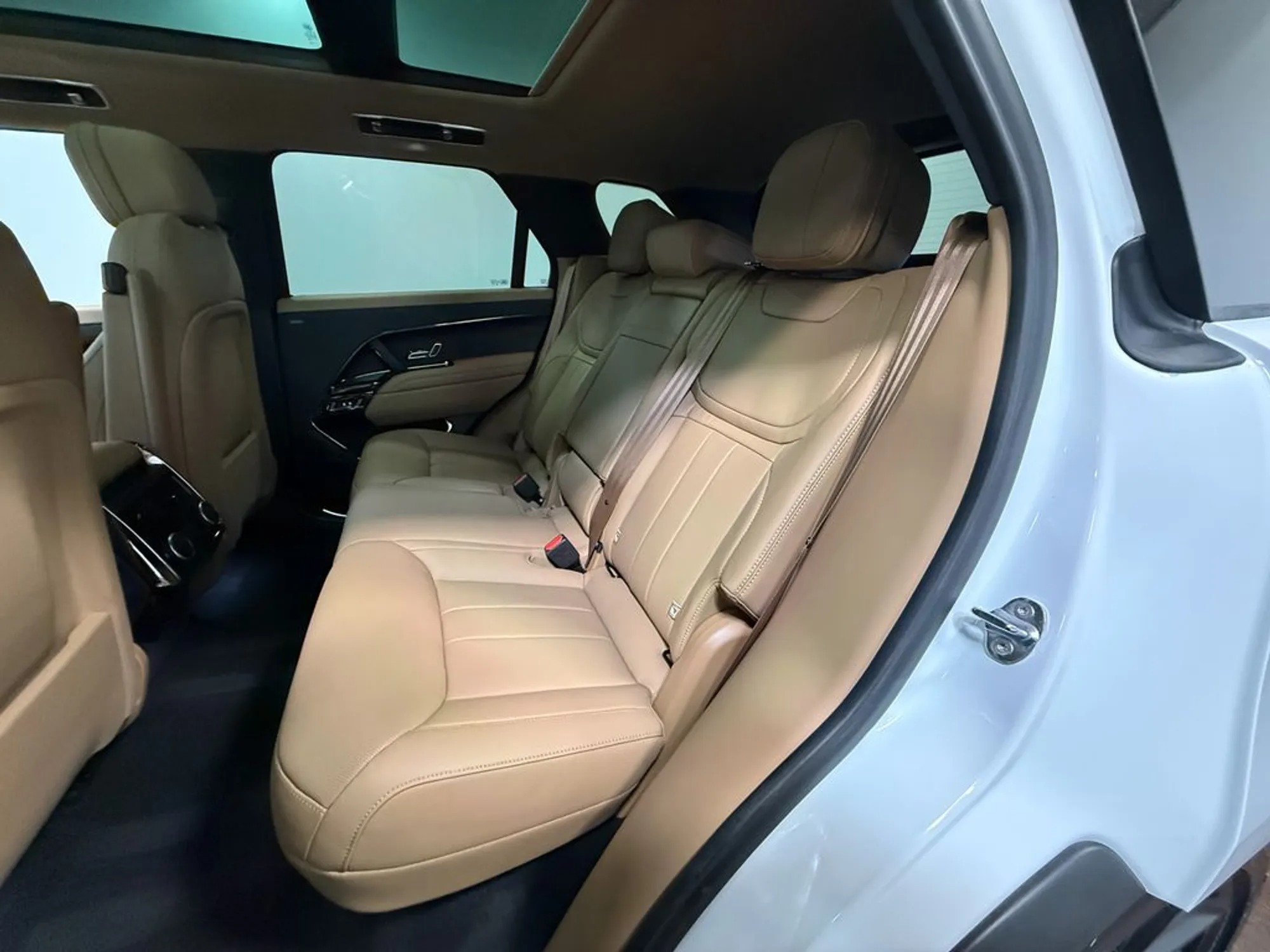 2025 Land Rover Range Rover Sport SE