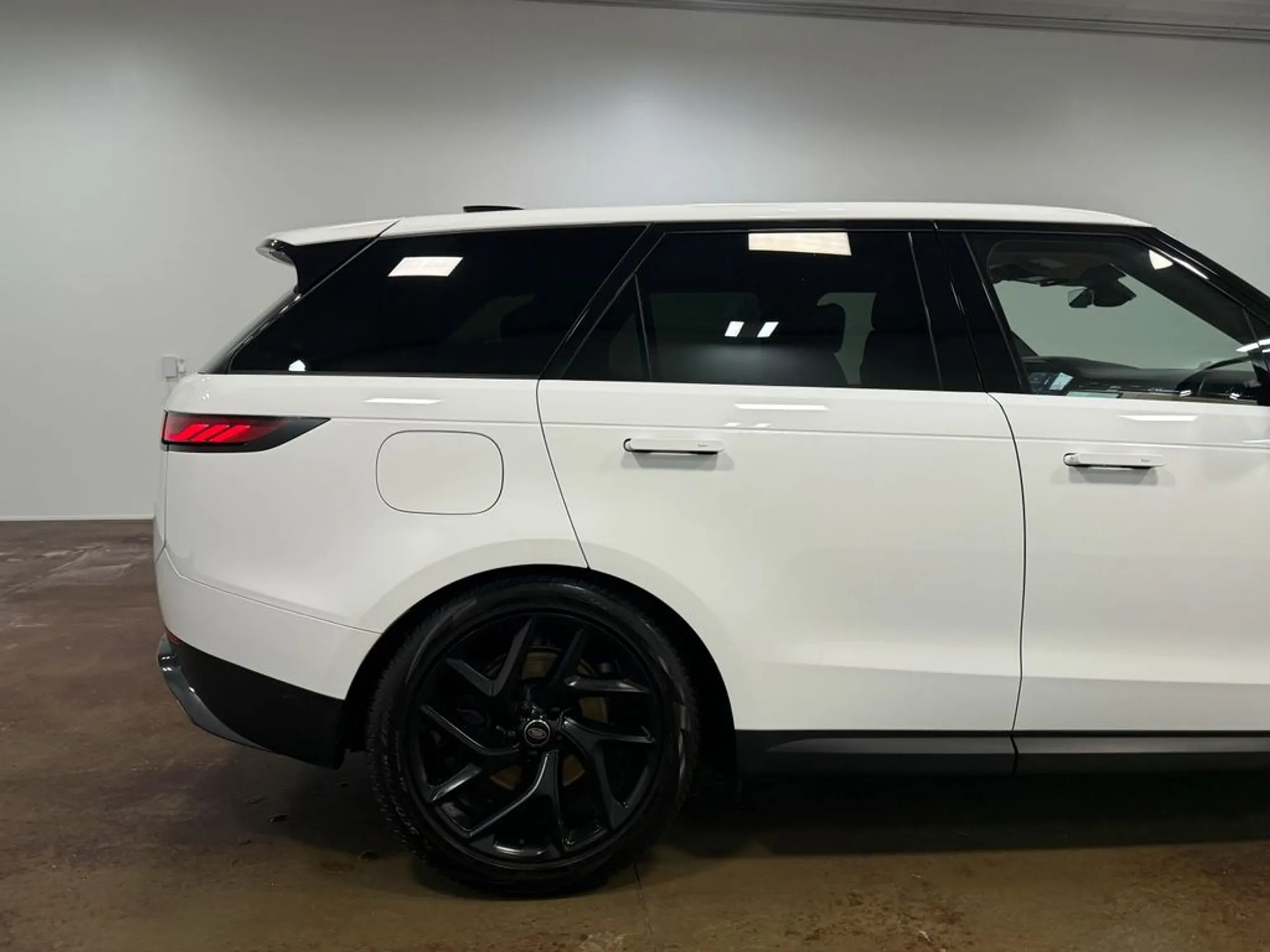 2025 Land Rover Range Rover Sport SE